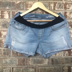 🦋3/25 Gap slim light denim maternity jean shorts